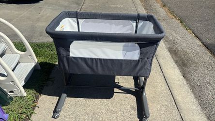 Like brand new new born baby joy crib