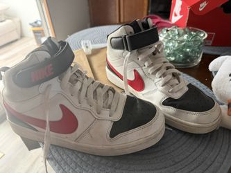 Nike Court Borough Mid 2 (GS / youth size 7Y) 