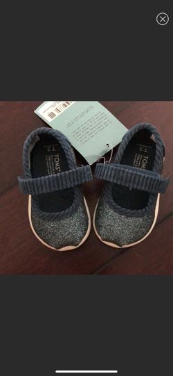 Infant girl TOMS 