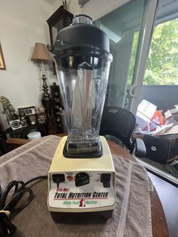 VITAMIX Total Nutrition Center Blender VM0103- various speed with