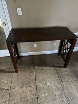 Nice wooden desk / table