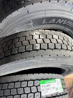 295 75 22.5 Brand new LAVINGATOR