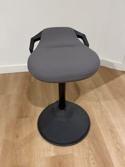 Ergonomic wobble core chair