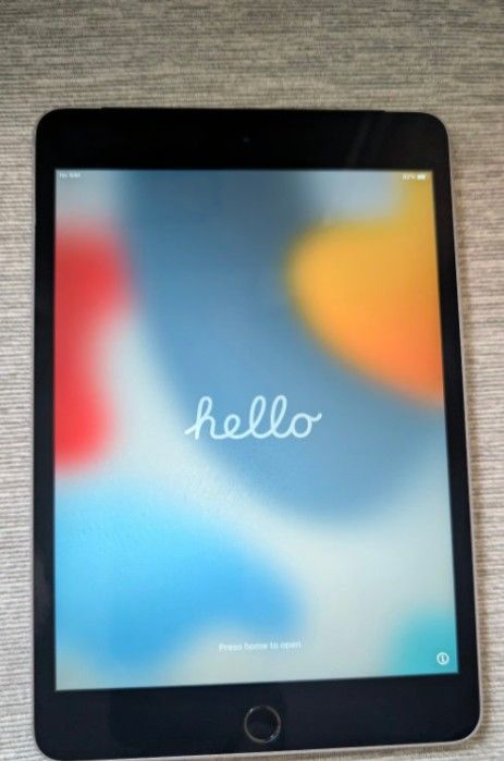 Apple iPad Mini 4, 16gb Wi-Fi & Cellular
