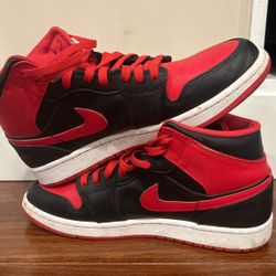 Jordan 1 Mid