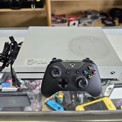 Xbox One S With Controller, Hdmi, And Power Cable (Used)