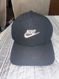 Black Nike baseball hat