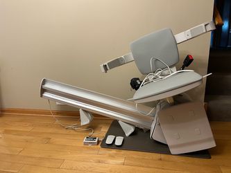 Bruno Elan SRE-3050 Straight Stairlift- Excellent Condition