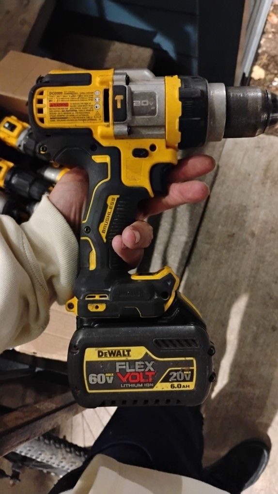 DeWalt 1/2" Hammer Drill & 6.0ah FlexVolt Battery