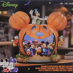 Disney Halloween 2025 NIB Mickey & Friends Illuminated Pumpkin House Costco Exclusive