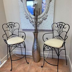 2 Bar Stool Metal Chairs