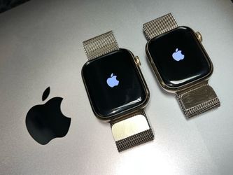 2 Apple Watches