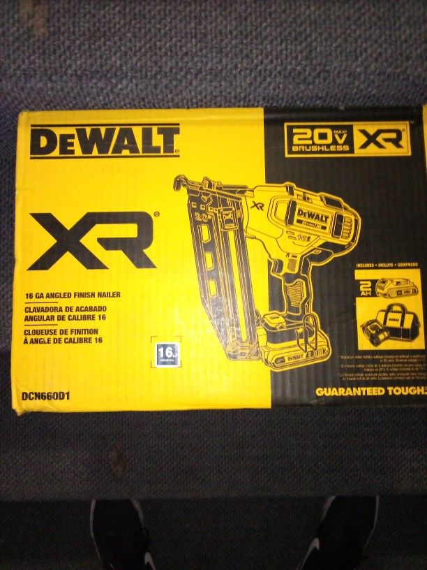 DeWalt 16 GA Angled Finish Nailer