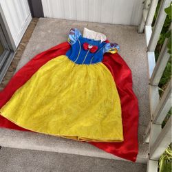 4T-5T. Dress Snow White. Disney. Store. Princess. Girl