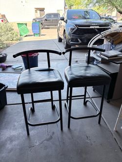 Set of 2 Black Metal Bar Stools