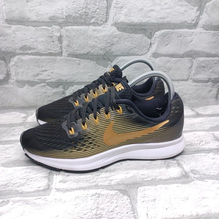 Nike Women's Air Zoom Pegasus 34 Wide Black Metallic Gold Size 7