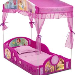 Canopy bed, mattress & bedding.