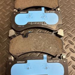 Mercedes-Benz Brake Pad Set