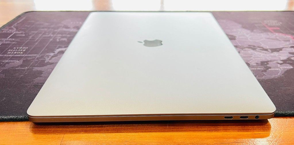 🍎 MacBook Pro 15” 2018 6 Core i9 32GB RAM 1TB TouchBar Fully