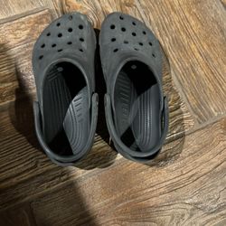 Crocs Boys Size 4 Black Color