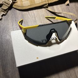 Prada glasses great condition