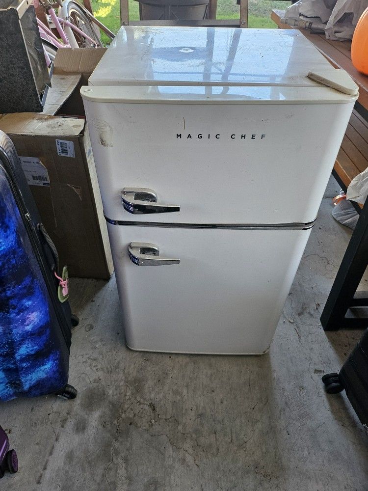 Mini fridge and freezer