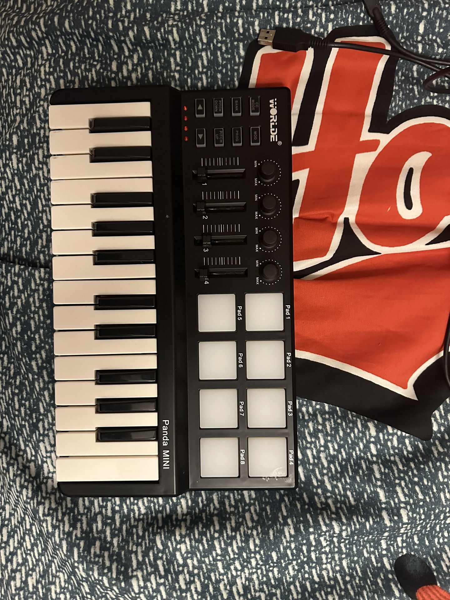 WorldE MIDI drumpad and keyboard