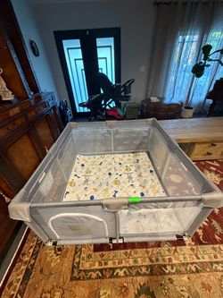 Baby play pen