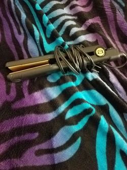 Andis Ceramic flat iron