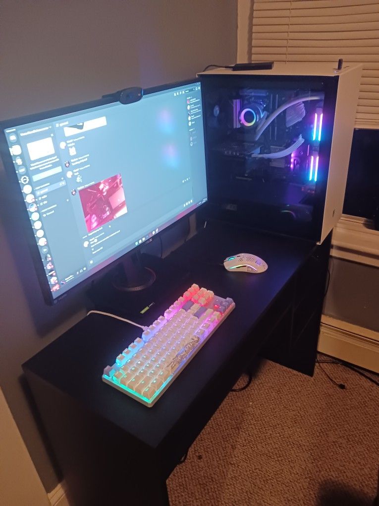 PC Gaming Set Up