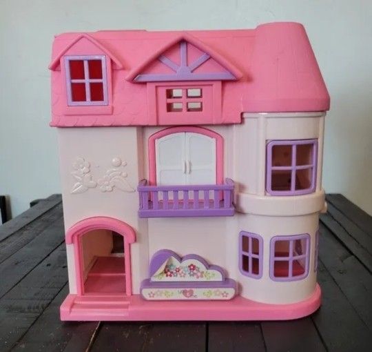 Old Plastic Doll Houses 