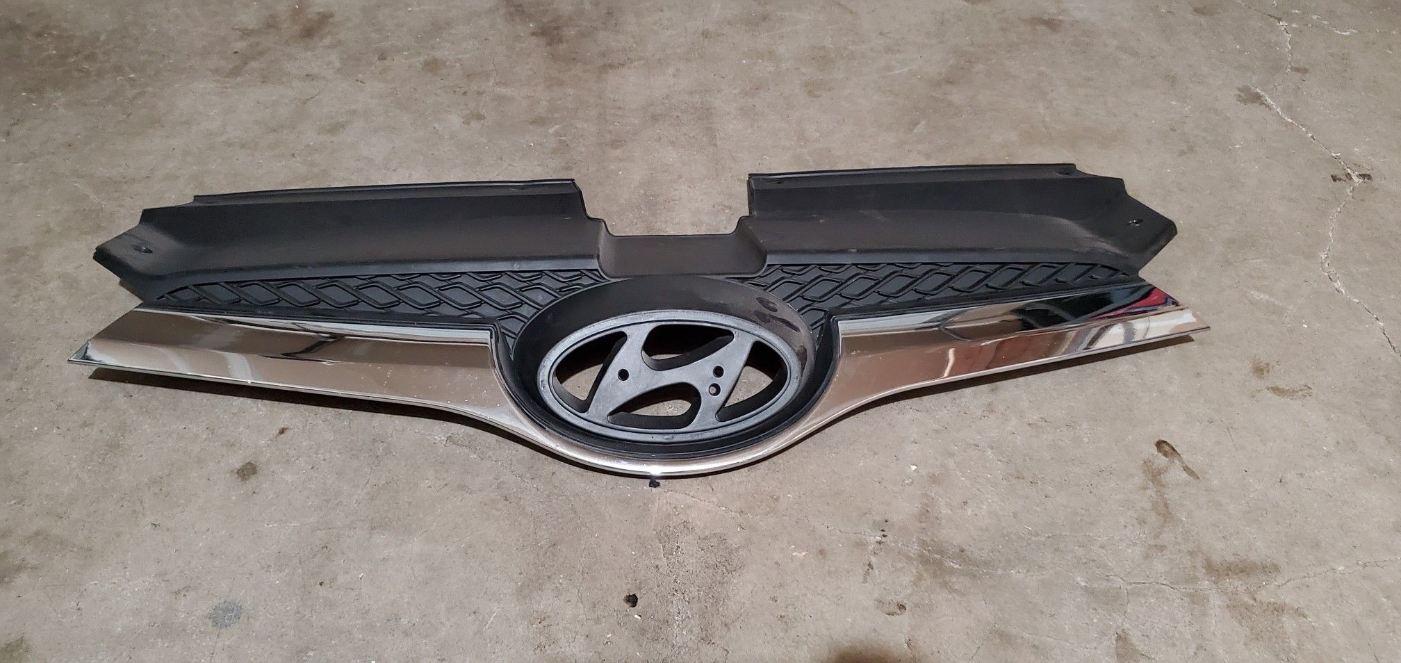 Hyundai veloster grill