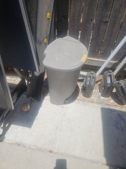 Free trash can