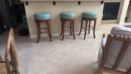 Counter Hight Swivel Barstools
