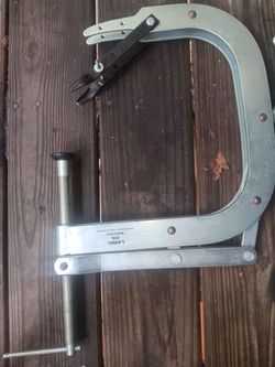 Valve removal tool