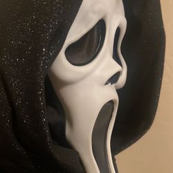 Scream 2 Robes 