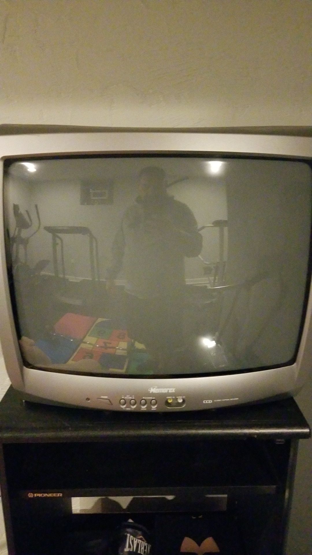 Memorex 16" tv