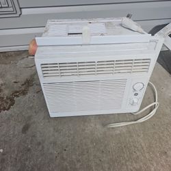 GE AIR CONDITIONER