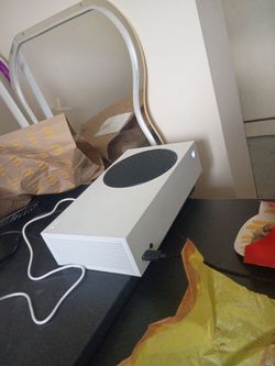 Xbox series s + Asus bang & Olufsen speakers monitor