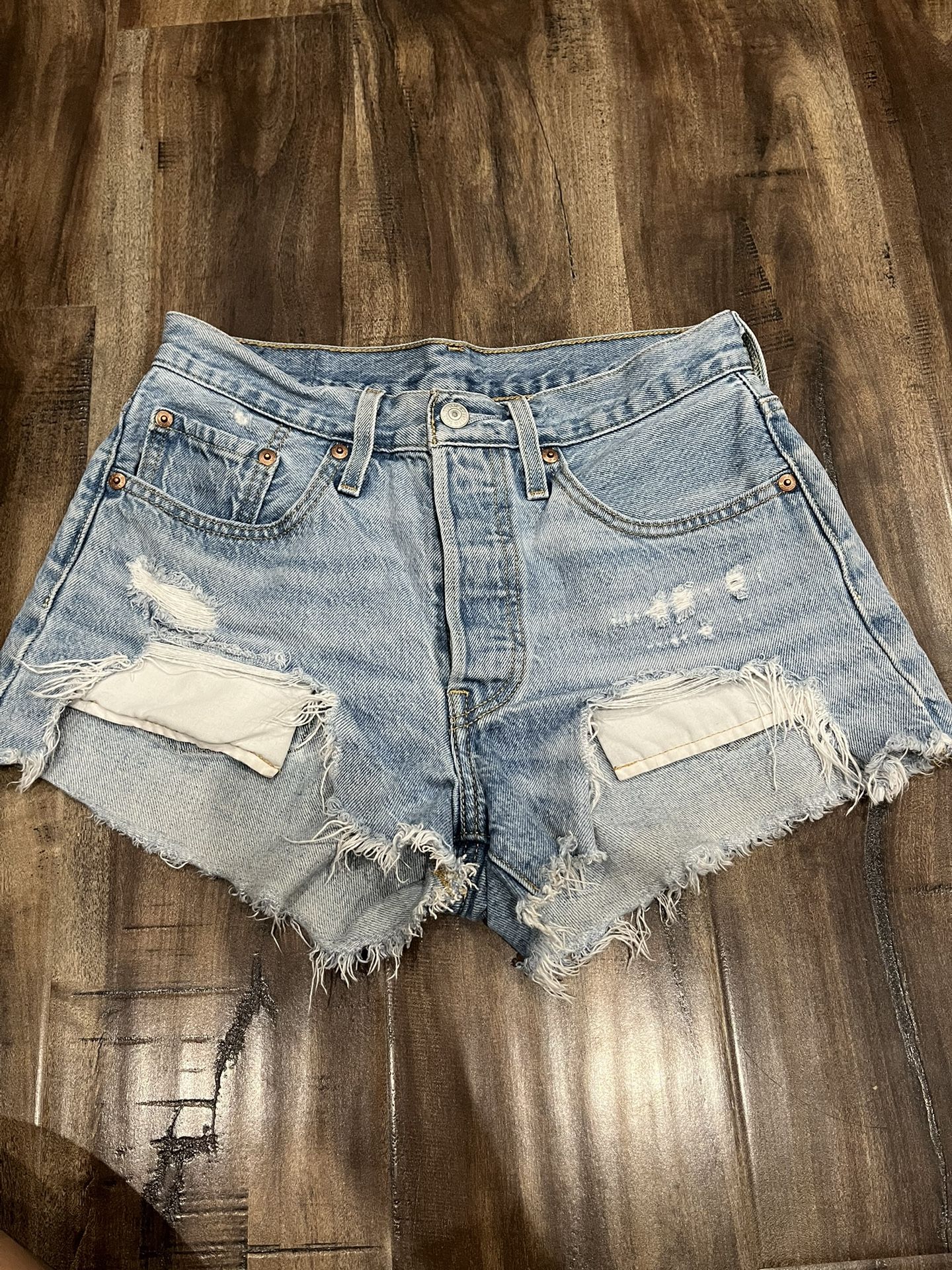 Levi 501 shorts size 26