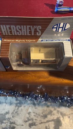 Hershey's 1:64 Die Cast Metal Delivery Truck
