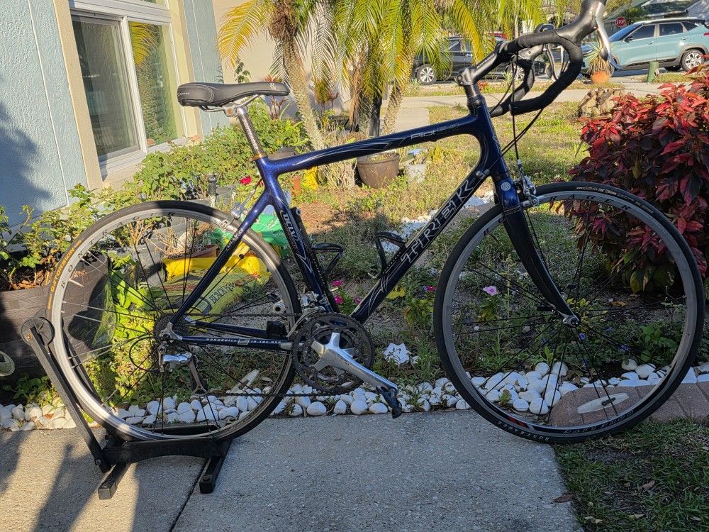 Beautiful Trek Pilot 5.2 Carbon X-Large Road Bike