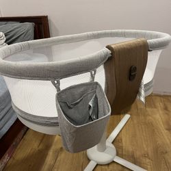 Halo Innovations BassiNest Swivel Sleeper Luxe