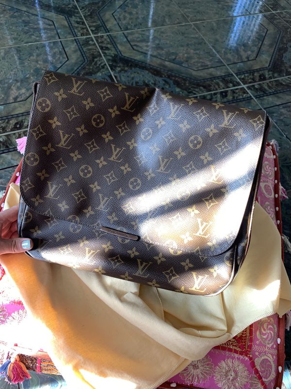 Louis Vuitton messenger bag MM for Sale in Las Vegas, NV - OfferUp