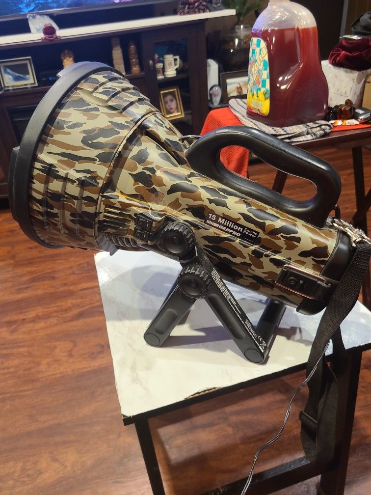 Camo Roadpro 15-Million Candle Power Rechargeable Spotlight With Power Supply