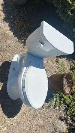 Kohler toilet LOW PRIcE $75
