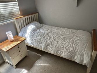 Bedroom set