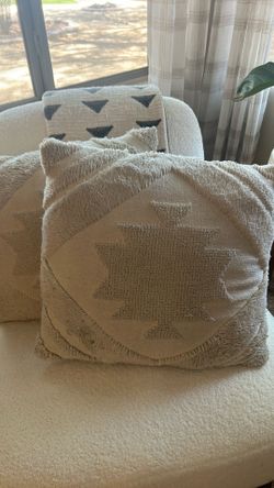 Free decorative pillows