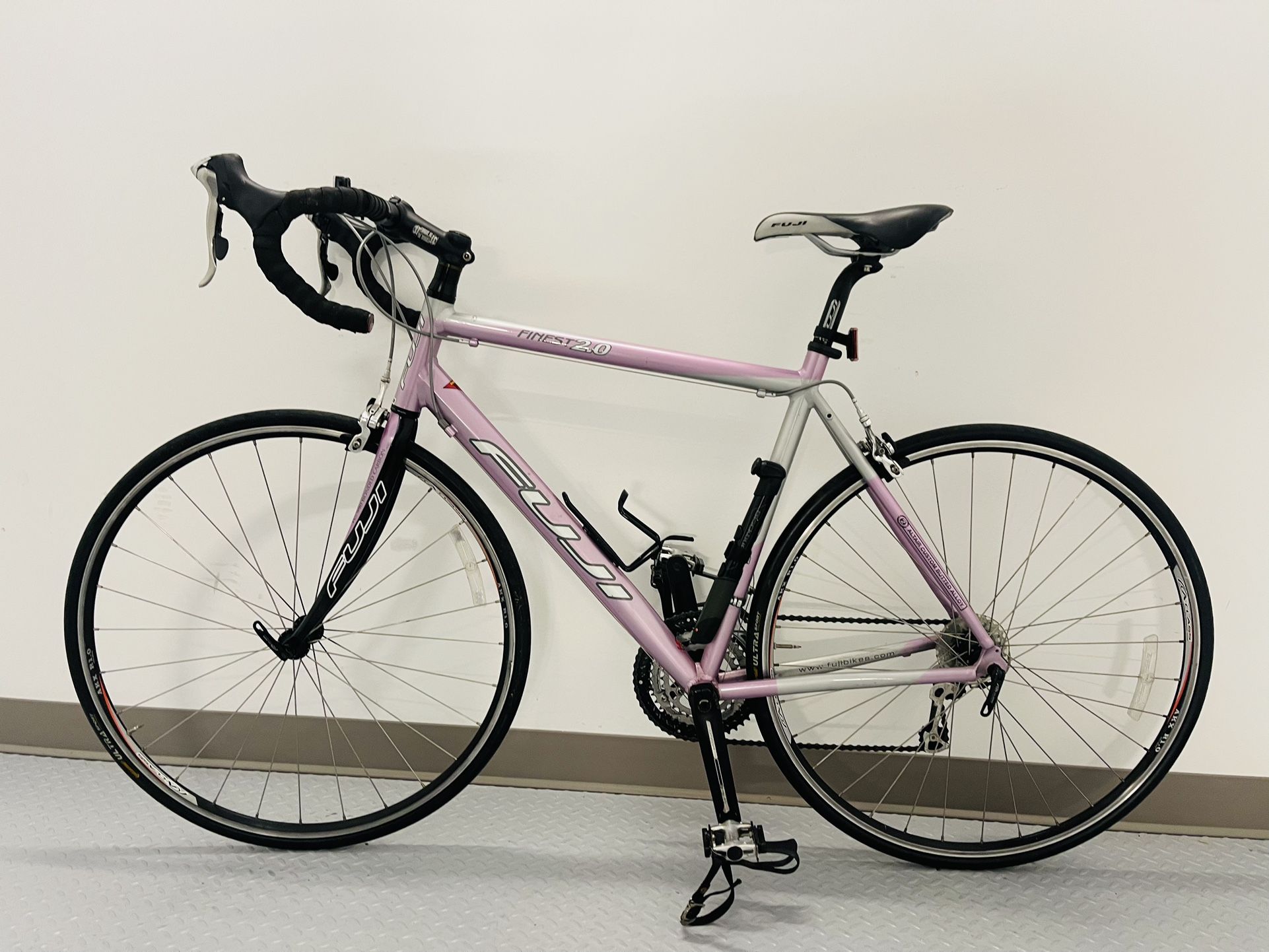Beautiful Bicycle Fuji Road Bike for Sale in Jbab, DC - OfferUp