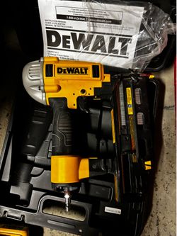 DeWalt 16-Gauge Finishing Nailer